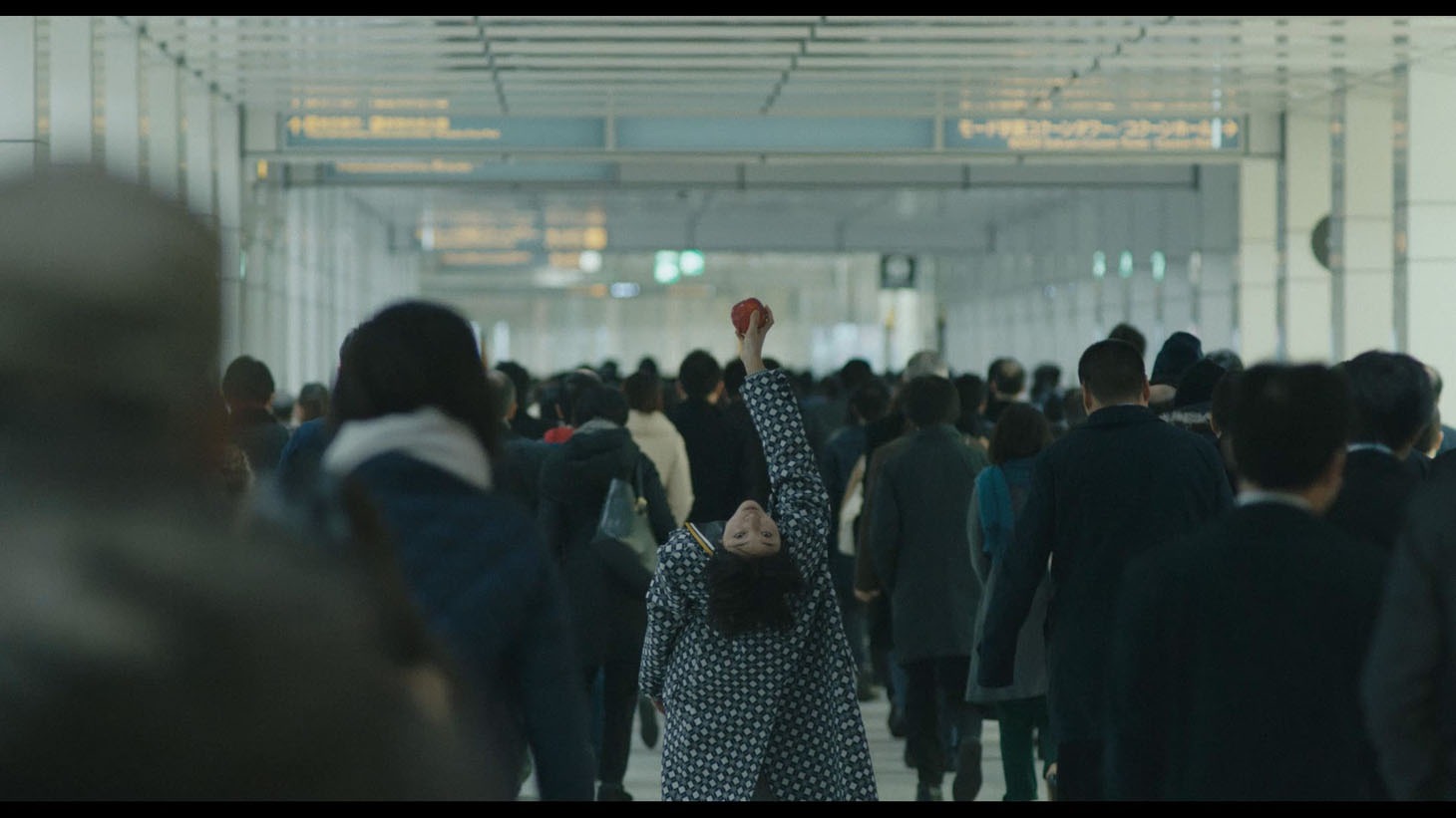 「SEED」のワンシーン。(c)Miu Miu