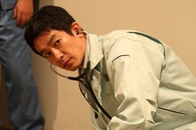 ドラマW「この街の命に」より、加瀬亮。