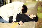 菅田将暉が殴り倒した中村倫也と笑い合う「星ガ丘ワンダーランド」メイキング映像