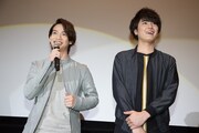 左から池田純矢、間宮祥太朗。