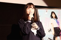 橋本環奈 (c)2016「セーラー服と機関銃 -卒業-」製作委員会