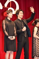 左から広瀬すず、野村周平。