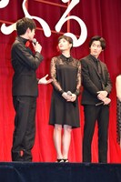 左から真剣佑、広瀬すず、野村周平。