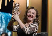 第41回セザール賞で主演女優賞を受賞したカトリーヌ・フロ。