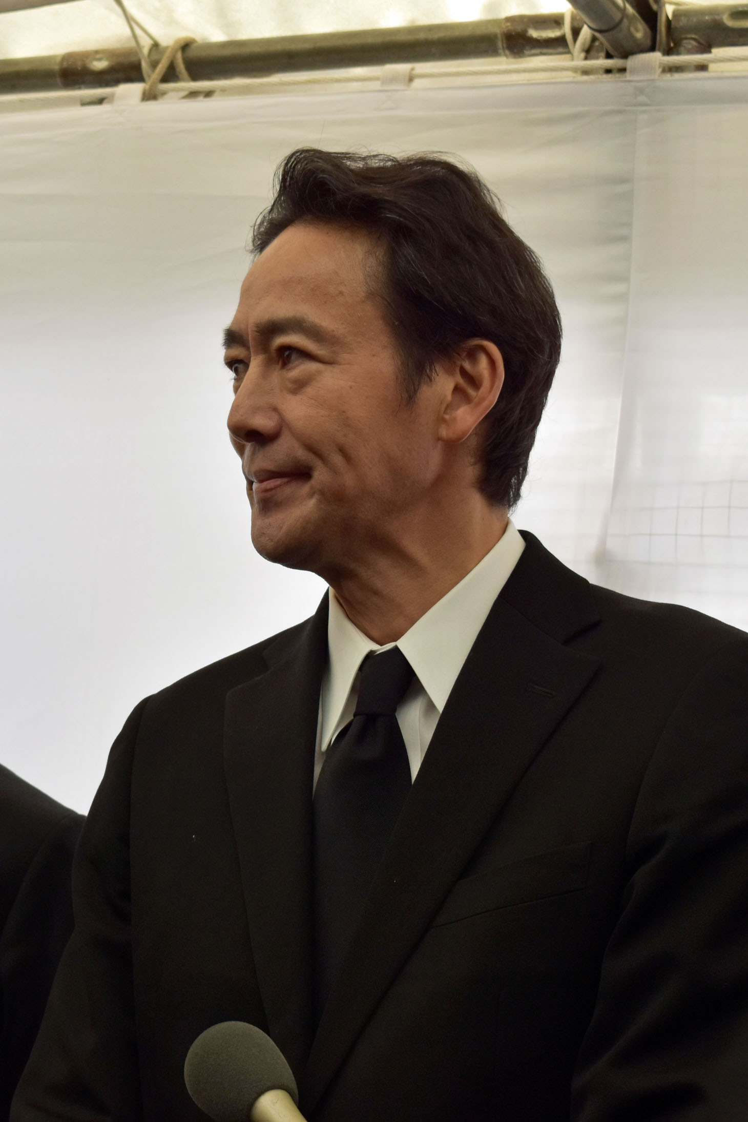 村上弘明
