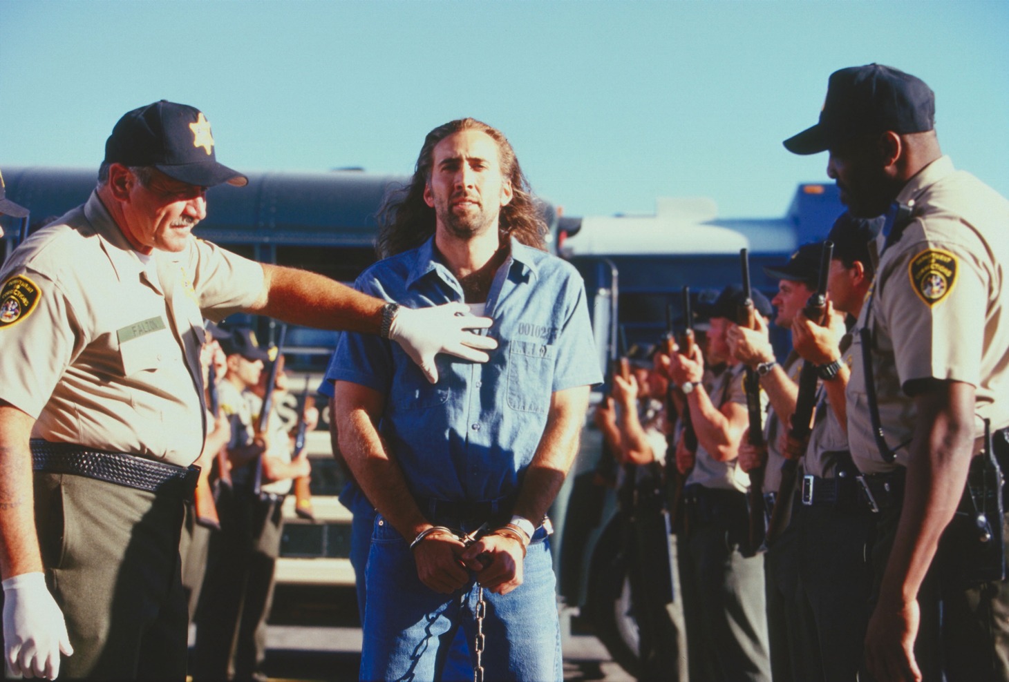 「コン・エアー」 (c) Touchstone Pictures