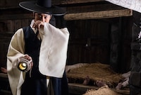 「朝鮮名探偵2 －失われた島の秘密－」 (c) 2015 SHOWBOX/MEDIAPLEX AND GENERATION BLUE FILMS ALL RIGHTS RESERVED.