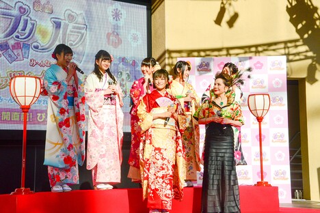 「プリパラ み～んなのあこがれ♪レッツゴー☆プリパリ」映画公開記念☆ぴなまつりの様子。