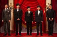 左から浅野忠信、新井浩文、伊藤淳史、染谷将太、本木雅弘。