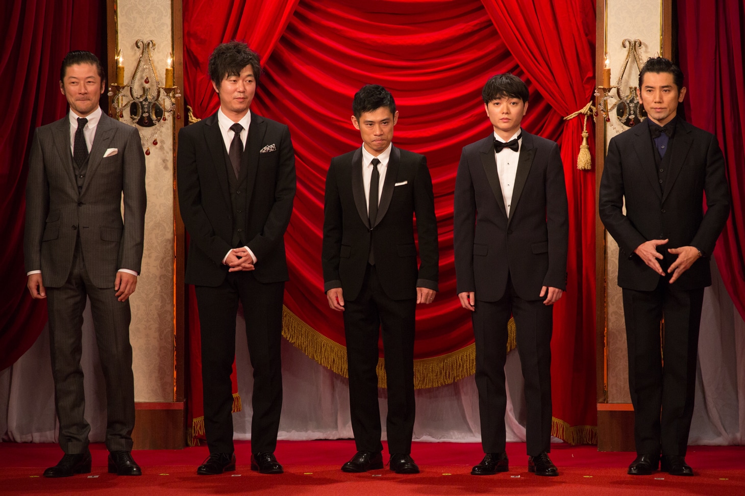 左から浅野忠信、新井浩文、伊藤淳史、染谷将太、本木雅弘。