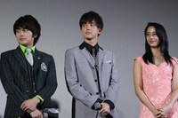 左から小林豊、水野勝、高橋メアリージュン。