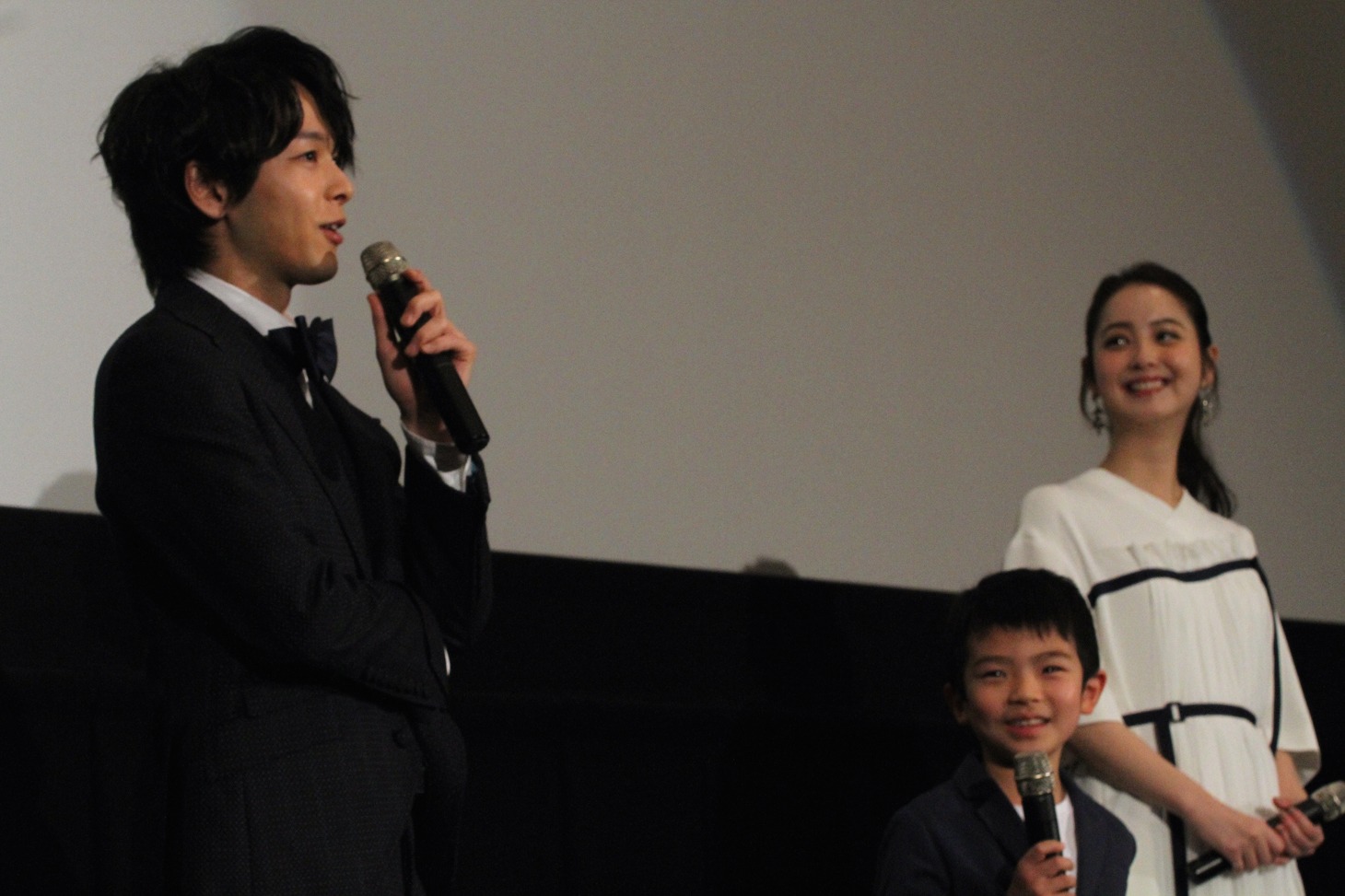 「星ガ丘ワンダーランド」初日舞台挨拶の様子。