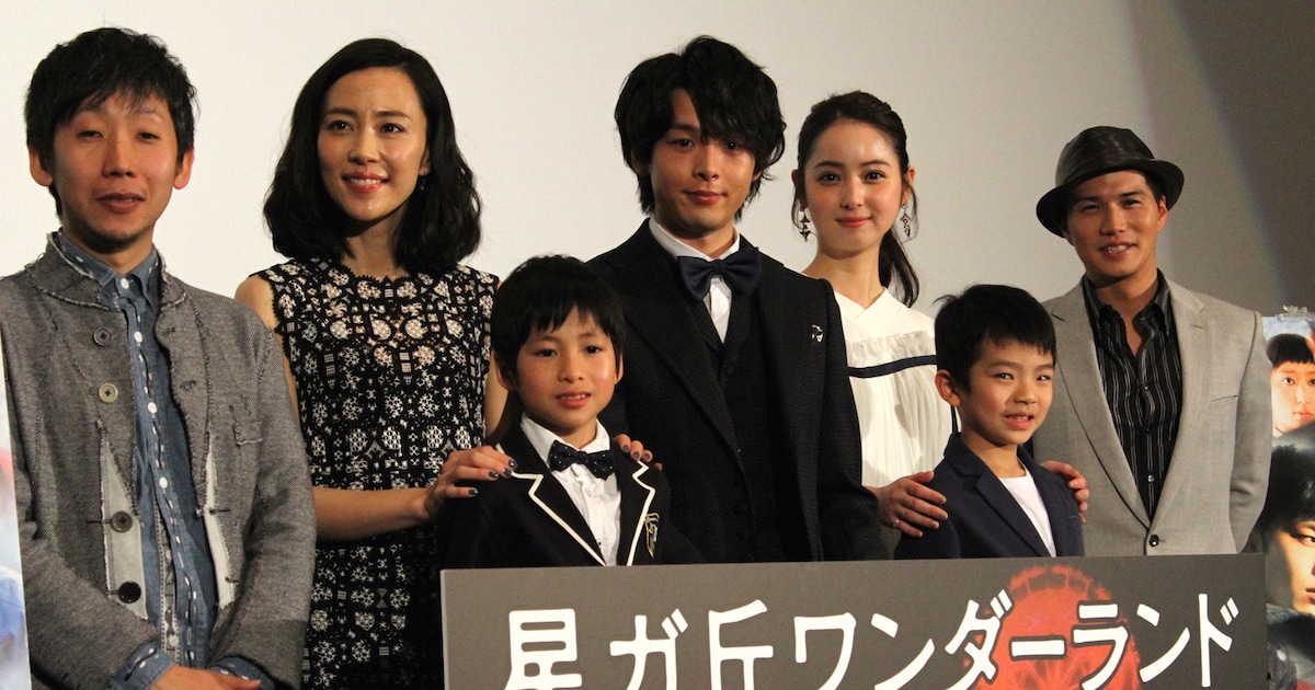 佐々木希が丸裸に!?中村倫也が「星ガ丘ワンダーランド」舞台挨拶で 