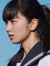 小松菜奈演じる望月夏芽 (c)ジョージ朝倉/講談社　(c)2016「溺れるナイフ」製作委員会