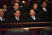 平山秀幸（前列中央左）と皇太子徳仁親王殿下（前列中央右）。