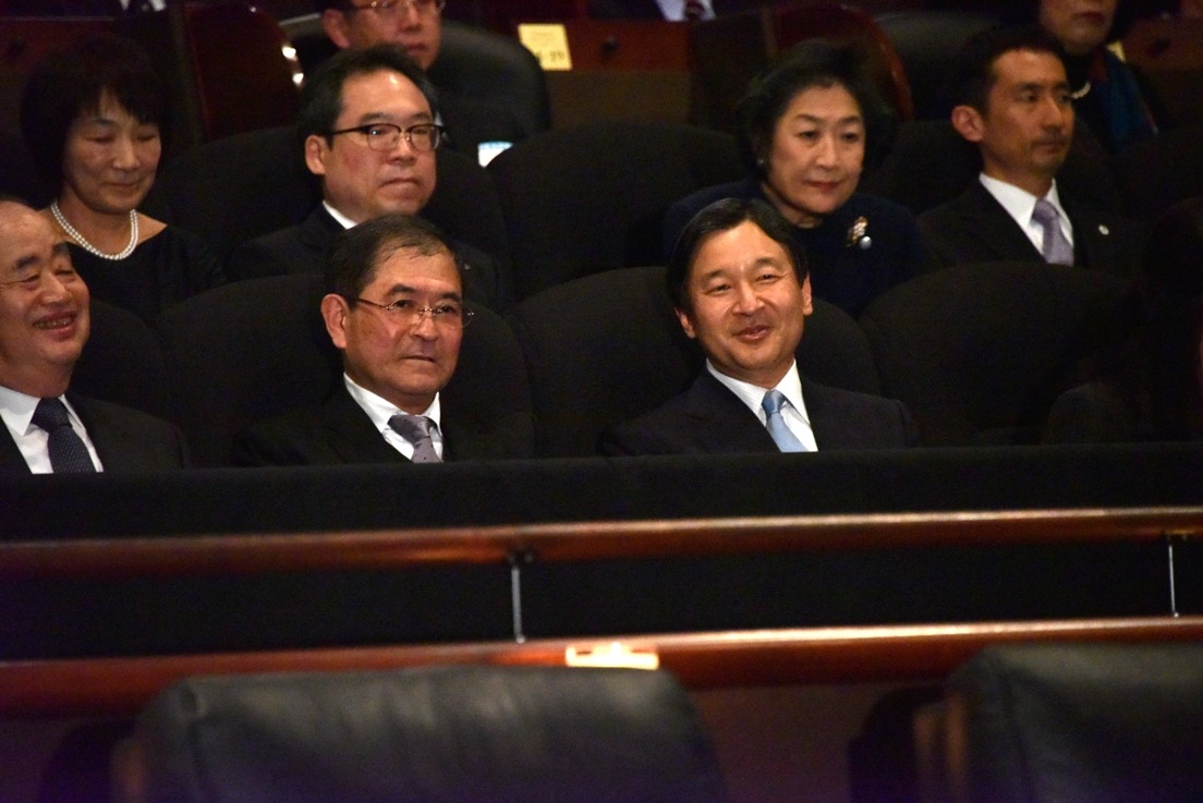 平山秀幸（前列中央左）と皇太子徳仁親王殿下（前列中央右）。