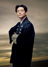 東雲忠司役の吉岡秀隆。