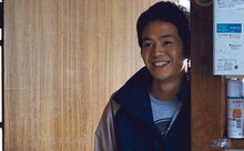 良多の部下・町田健斗役の池松壮亮。