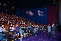 香港でのワールドプレミアの様子。