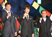 左から阿部寛、佐々木蔵之介、平山秀幸。