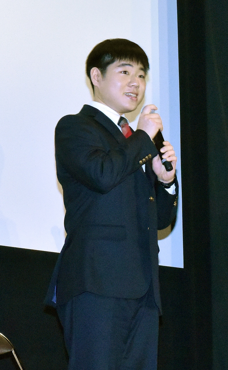 中村鷹之資
