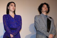左から成海璃子、池松壮亮。