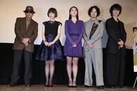 左から矢崎仁司、遠藤新菜、成海璃子、池松壮亮、斎藤工。