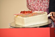 野村周平がデコレーションしたケーキ。