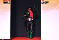 笑顔で退場していく藤岡弘、。