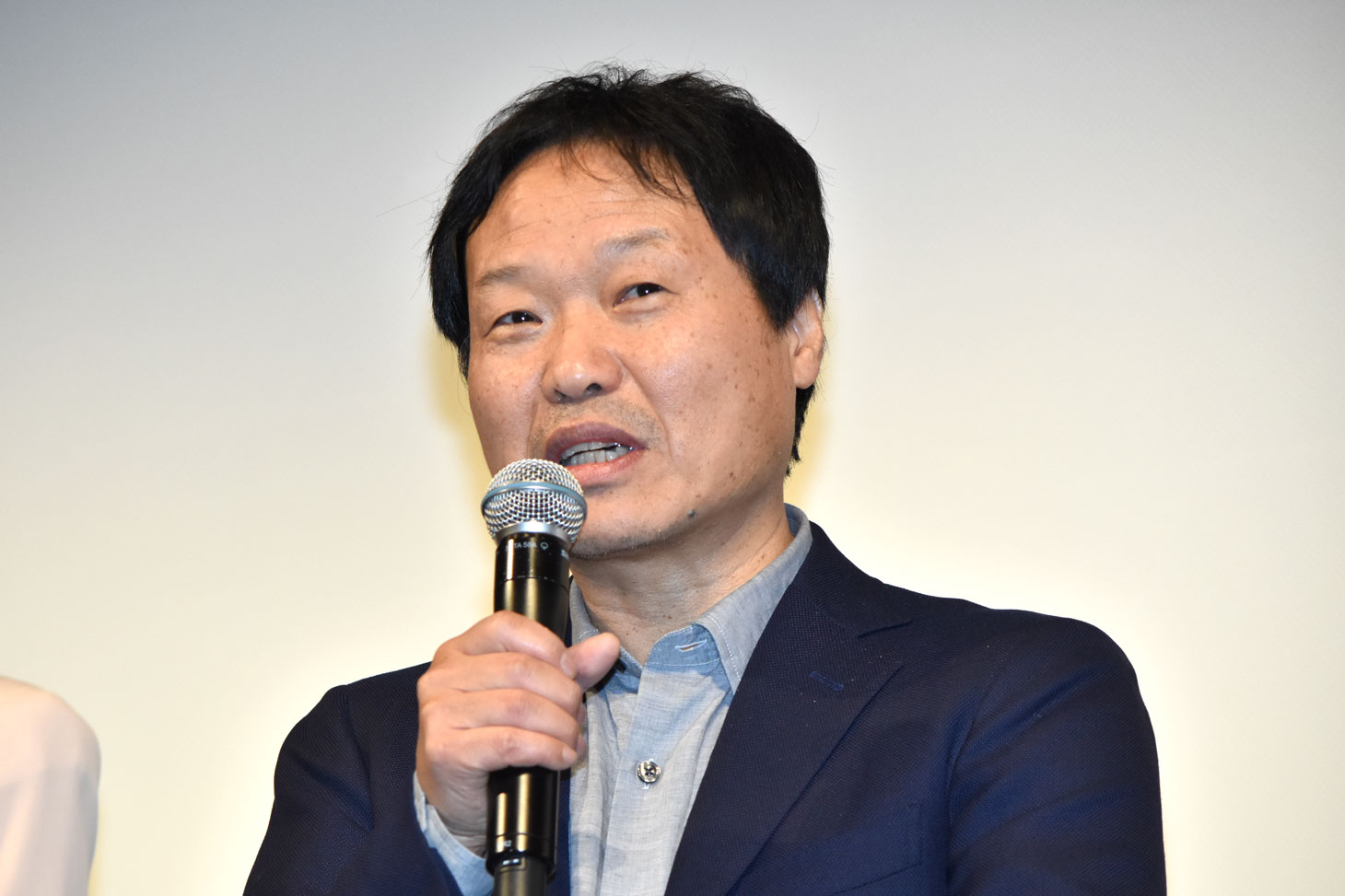 「更年奇的な彼女」監督のクァク・ジェヨン。