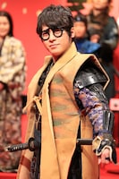 海野六郎役の村井良大。