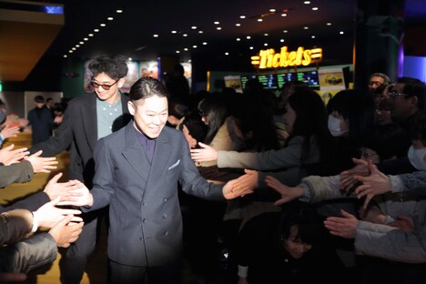 「殿、利息でござる！」ゴールドレッドカーペットの様子。