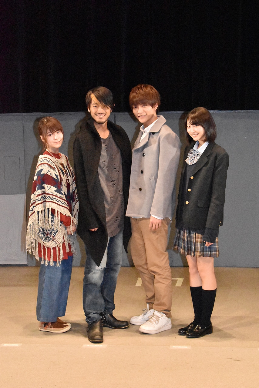 「仮面ライダーアマゾンズ」製作発表会見より、左から東亜優、谷口賢志、藤田富、武田玲奈。