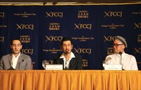 「下衆の愛」記者会見の様子。