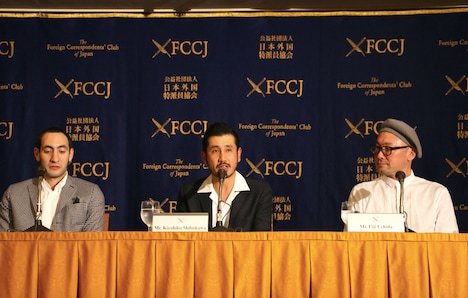 「下衆の愛」記者会見の様子。