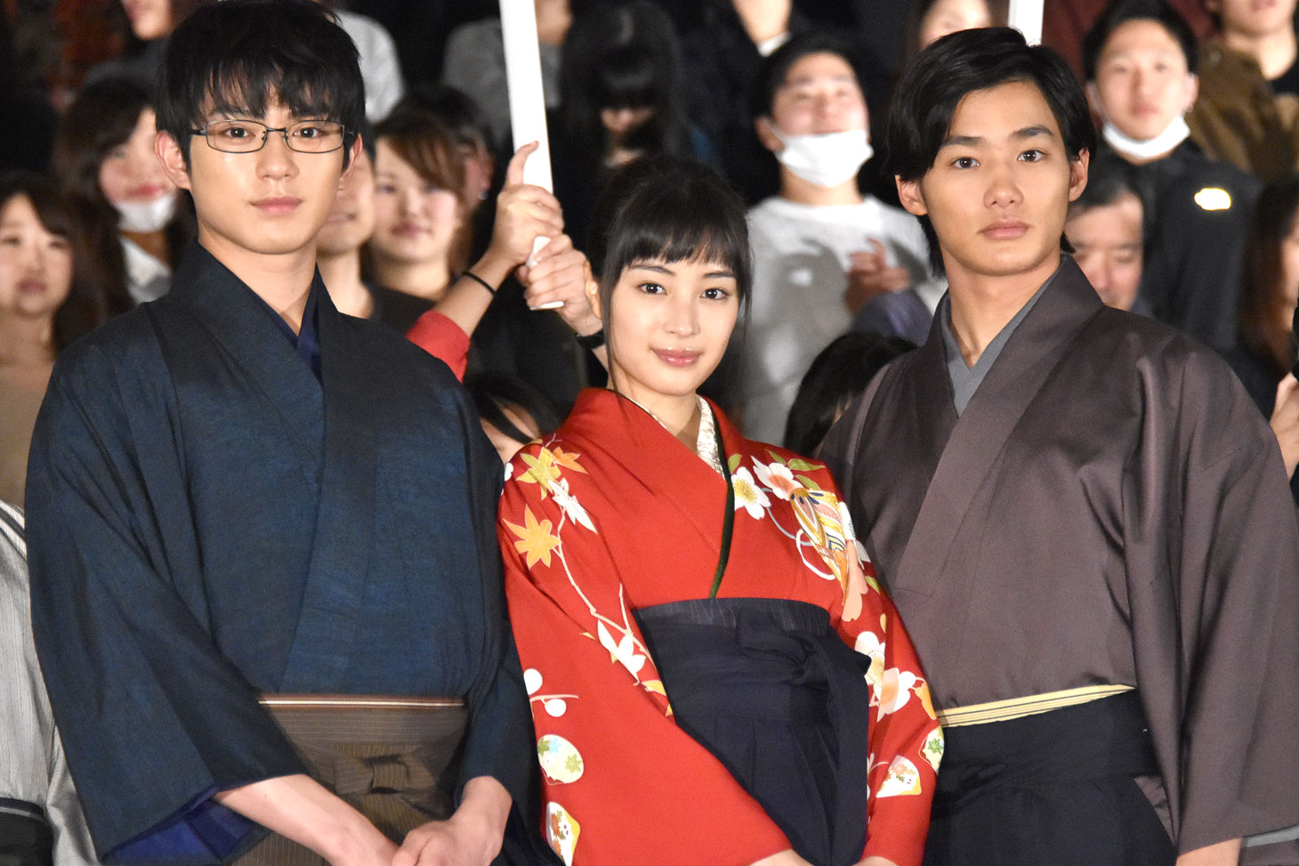 「ちはやふる -上の句-」公開初日舞台挨拶の様子。