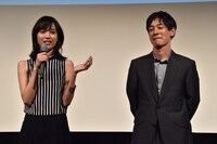 左から戸田恵梨香、加瀬亮。