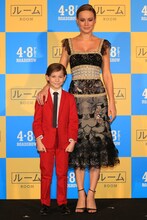 左からジェイコブ・トレンブレイ、ブリー・ラーソン。