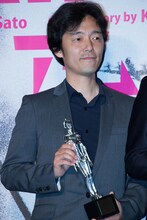 佐藤信介監督