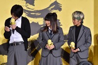 左から菅田将暉、山本舞香、加藤清史郎。