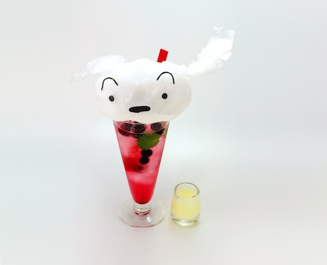 シロのふわふわわたあめドリンク（980円）