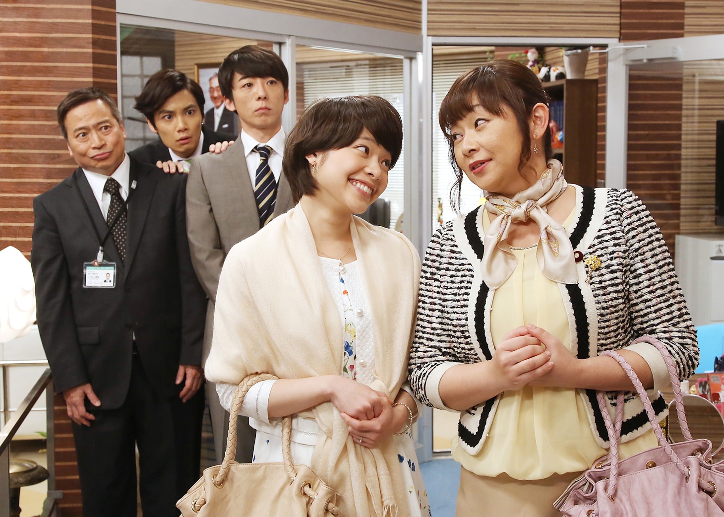 「民王 番外編 秘書貝原と6人の怪しい客」第4話の「スキャンダルな来訪者」より。(c)池井戸潤「民王」/テレビ朝日