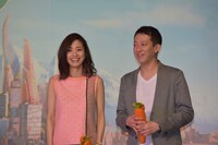 左から上戸彩、高橋茂雄。