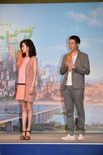 左から上戸彩、高橋茂雄。