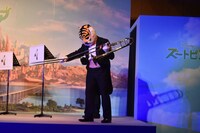 ズーラシアンブラスによる演奏の様子。