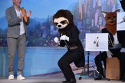 ズーラシアンブラスの演奏中にゆっくりと登場し、最後にトライアングルを鳴らしたナマケモノ。