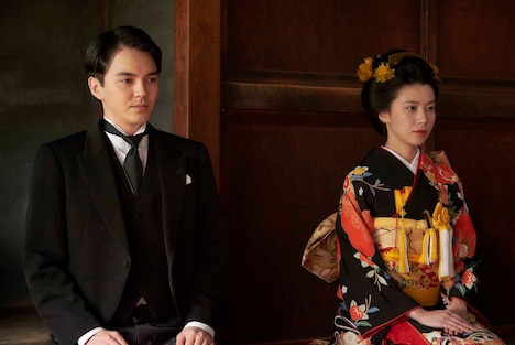 「花芯」 (c)2016「花芯」製作委員会