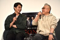 左から東出昌大、石井隆。