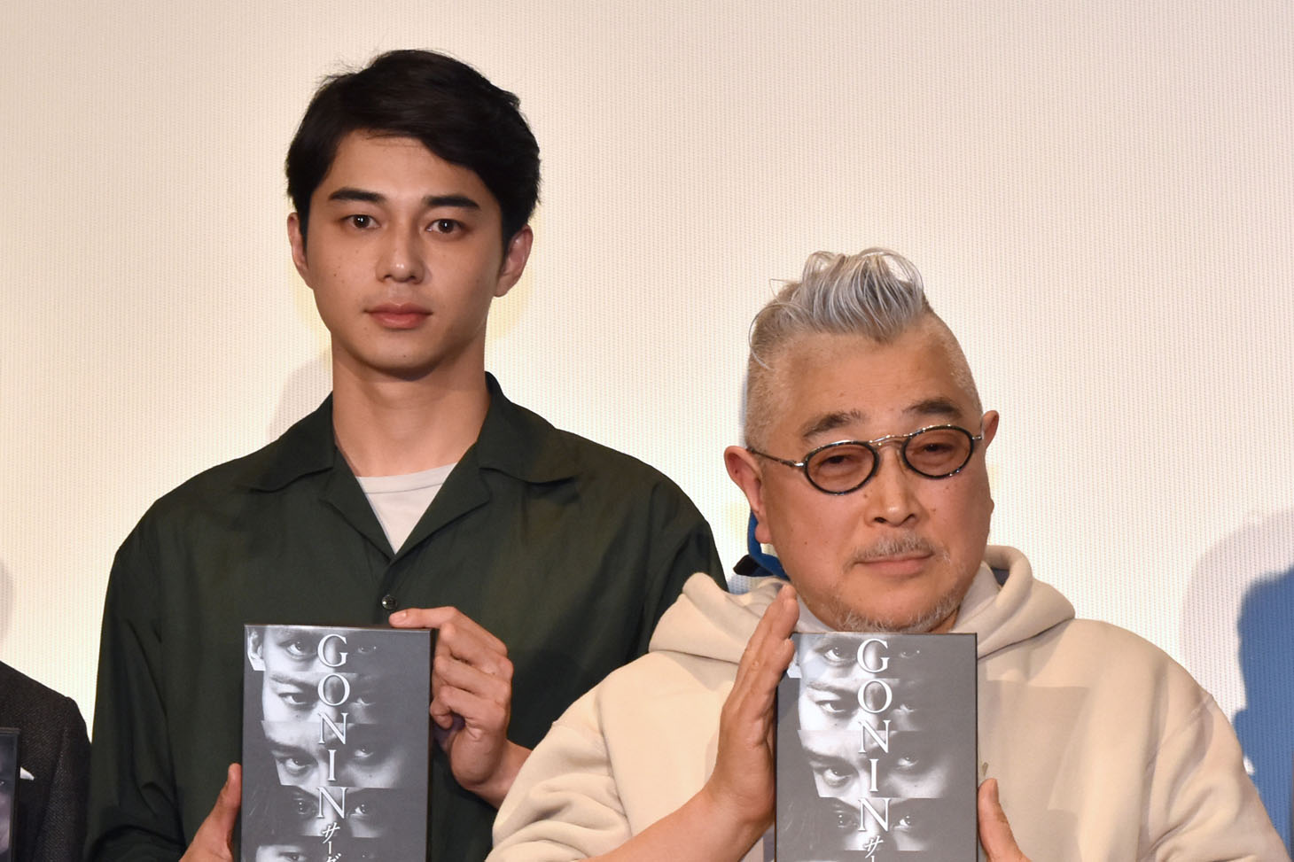 左から東出昌大、石井隆。
