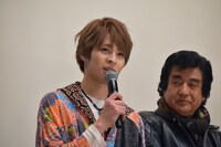 左から西銘駿、藤岡弘、。